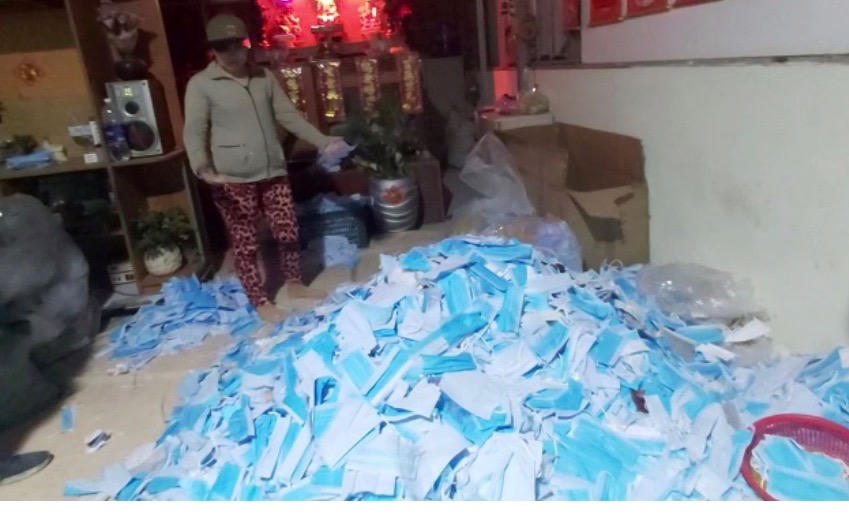Tiêu hủy gần 1 tấn khẩu trang y tế được tái chế từ bãi thu gom rác