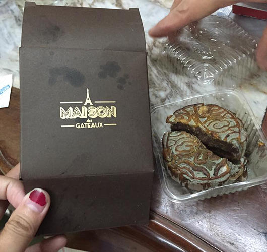 Tá hỏa phát hiện bánh trung thu Maison mốc vẫn còn hạn sử dụng