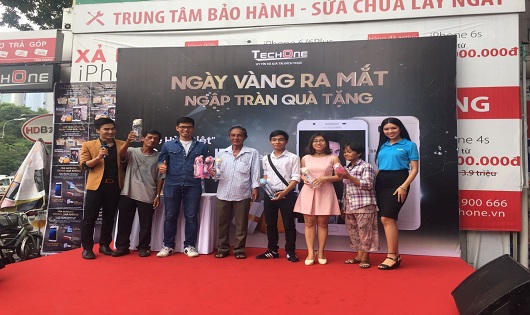 “Kẻ hủy diệt” Galaxy J7 Prime lên kệ rầm rộ, giá 6,3 triệu đồng