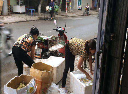 Rùng mình xem làm sạch đào bằng nước xà phòng