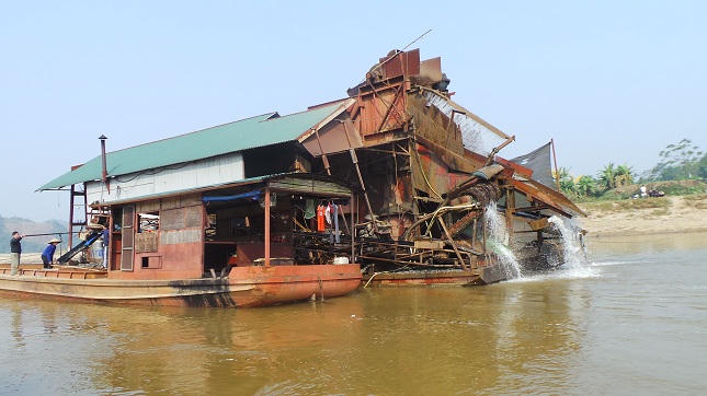 Yên Bái: Chính quyền “bất lực” trước nạn khai thác khoáng sản trái phép?