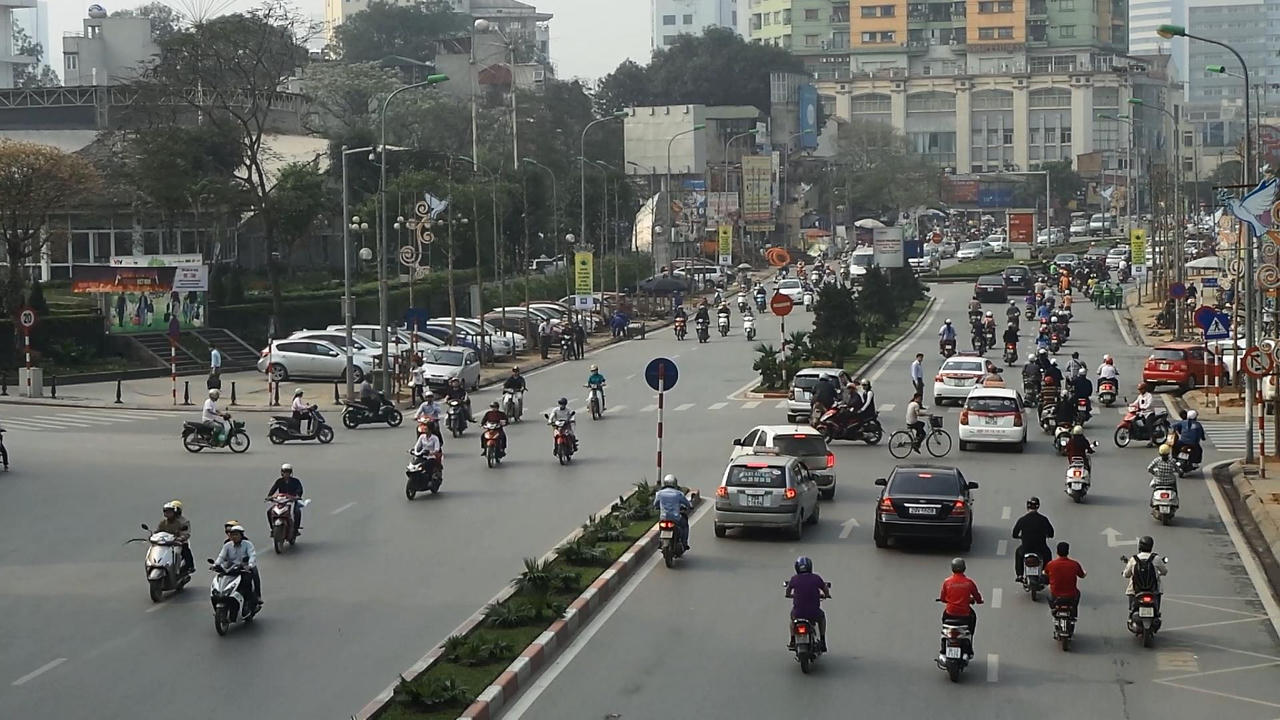 Con đường đẹp nhất Việt Nam lạ lẫm sau khi đốn hạ cây xanh