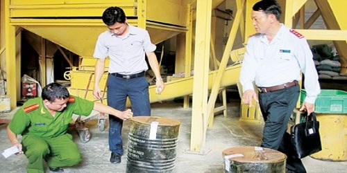 Phát hiện hàng loạt doanh nghiệp trộn "độc dược” vào thức ăn chăn nuôi