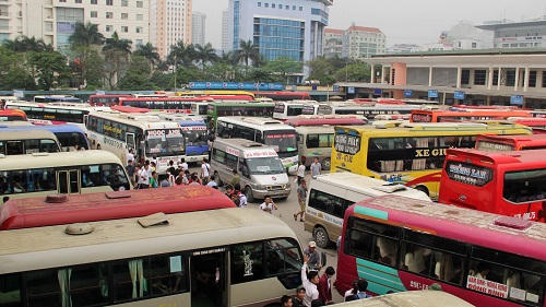 Bộ Tài chính “giục” hãng xe tính lại giá cước do giá xăng giảm