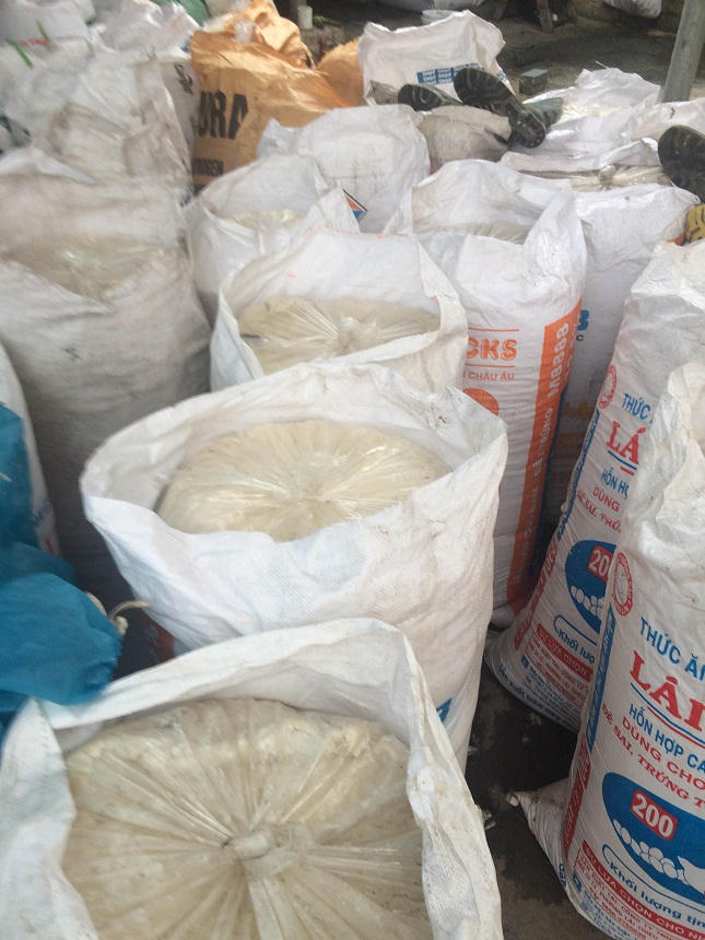 Phát hiện 2 địa điểm tập kết 90 tấn mỡ bẩn ở ngoại thành Hà Nội