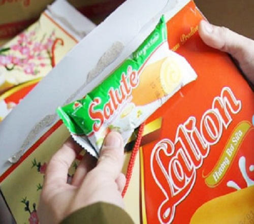 Hà Tĩnh: Thu giữ số lượng lớn bánh kẹo, mì chính nhái