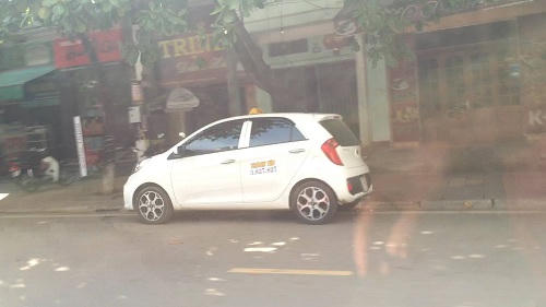 Xuất hiện nhiều taxi hoạt động không phép tại Tuyên Quang