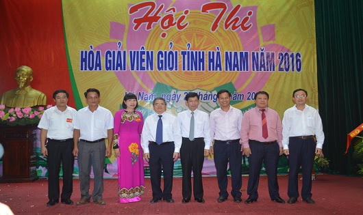 Thứ trưởng Đinh Trung Tụng dự Hội thi “Hòa giải viên giỏi” tỉnh Hà Nam 