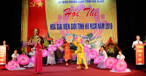 Thứ trưởng Đinh Trung Tụng dự Hội thi “Hòa giải viên giỏi” tỉnh Hà Nam 