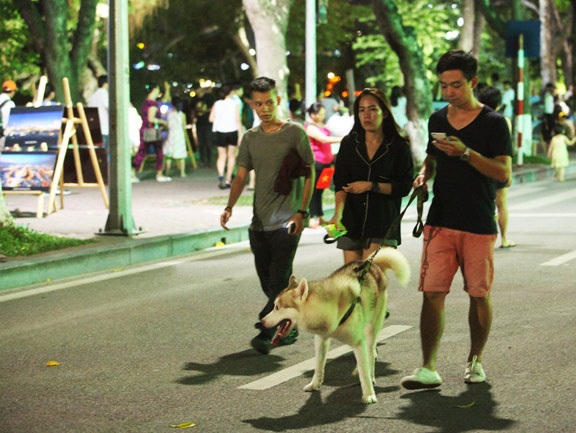 Điều 'nhức mắt' về phố đi bộ quanh hồ Hoàn Kiếm