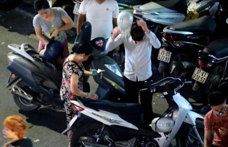 Điều 'nhức mắt' về phố đi bộ quanh hồ Hoàn Kiếm