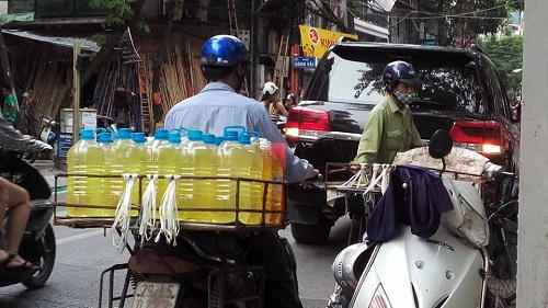 Hà Nội: Cảnh giác với nước rửa bán giá rẻ 