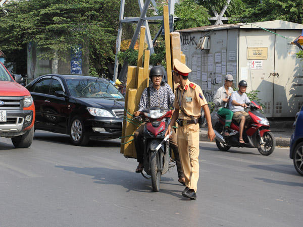 Hà Nội: Kiên quyết xử lỷ triệt để các loại xe chở hàng cồng kềnh
