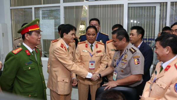 Đại diện CSGT các nước ASEAN tham quan Trung tâm điểu khiển giao thông Hà Nội