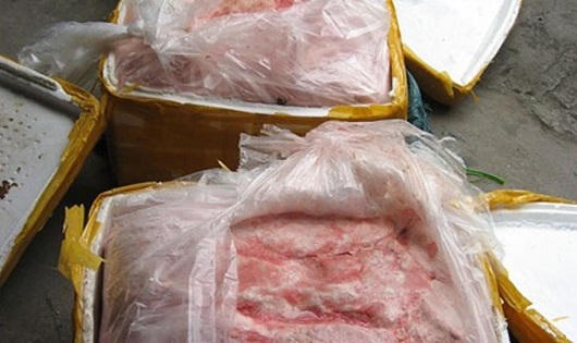 Bắt giữ 1 tấn nầm lợn không rõ nguồn gốc được tuồn vào Hà Nội