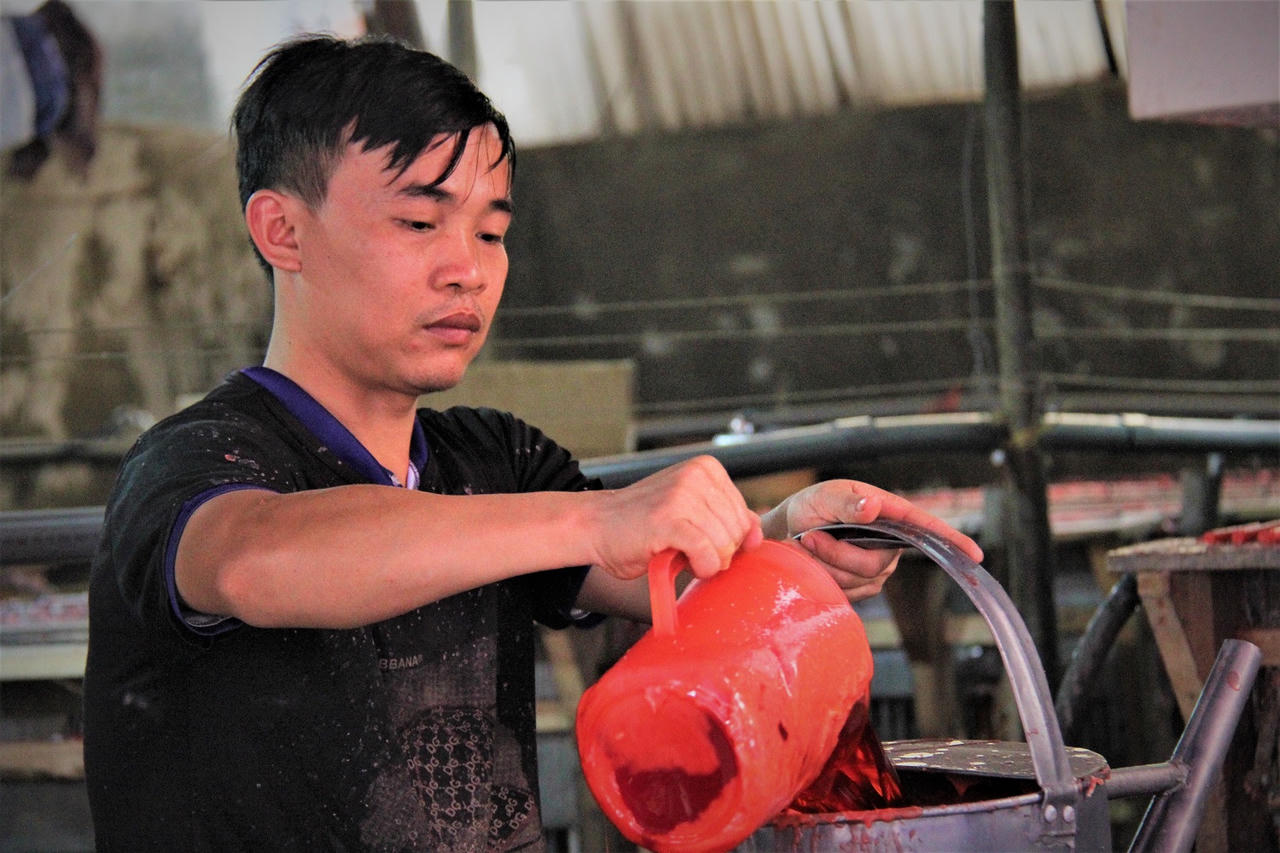 Độc đáo làng nến truyền thống Đình Xuyên