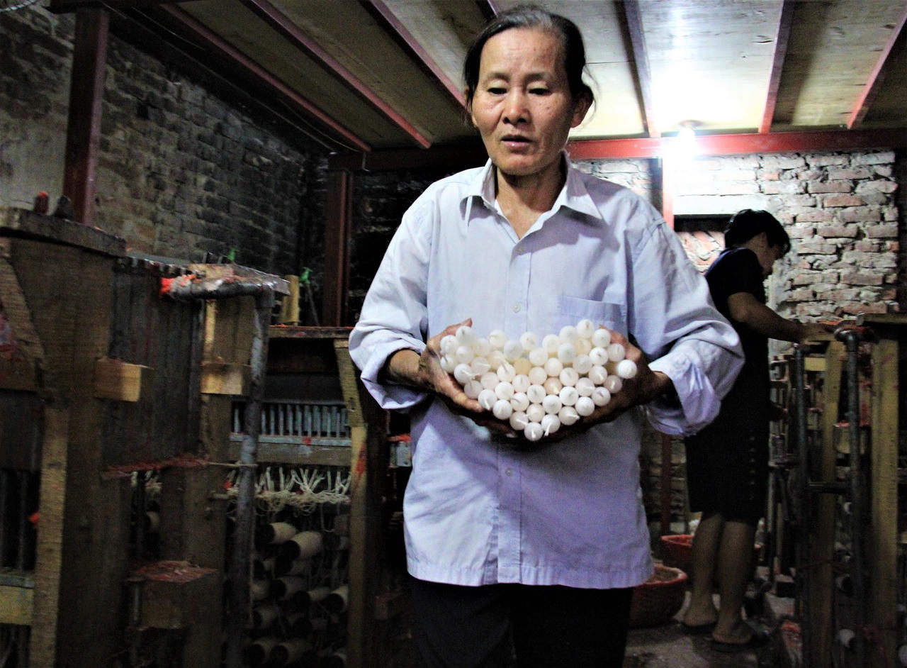 Độc đáo làng nến truyền thống Đình Xuyên