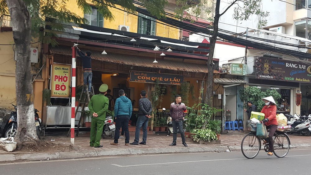 Hà Nội ra quân xử lý trật tự đô thị: Nhiều người dân tự giác tháo dỡ phần vi phạm