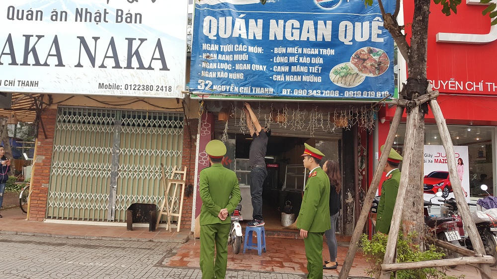 Hà Nội ra quân xử lý trật tự đô thị: Nhiều người dân tự giác tháo dỡ phần vi phạm