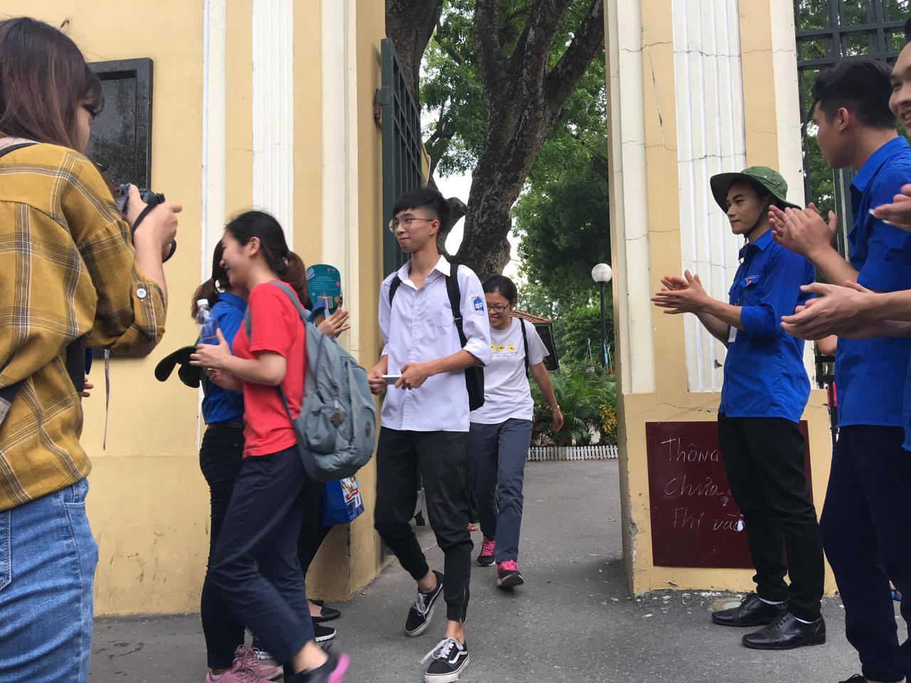 Nhiều sĩ tử Hà Nội làm được 60% bài môn Toán