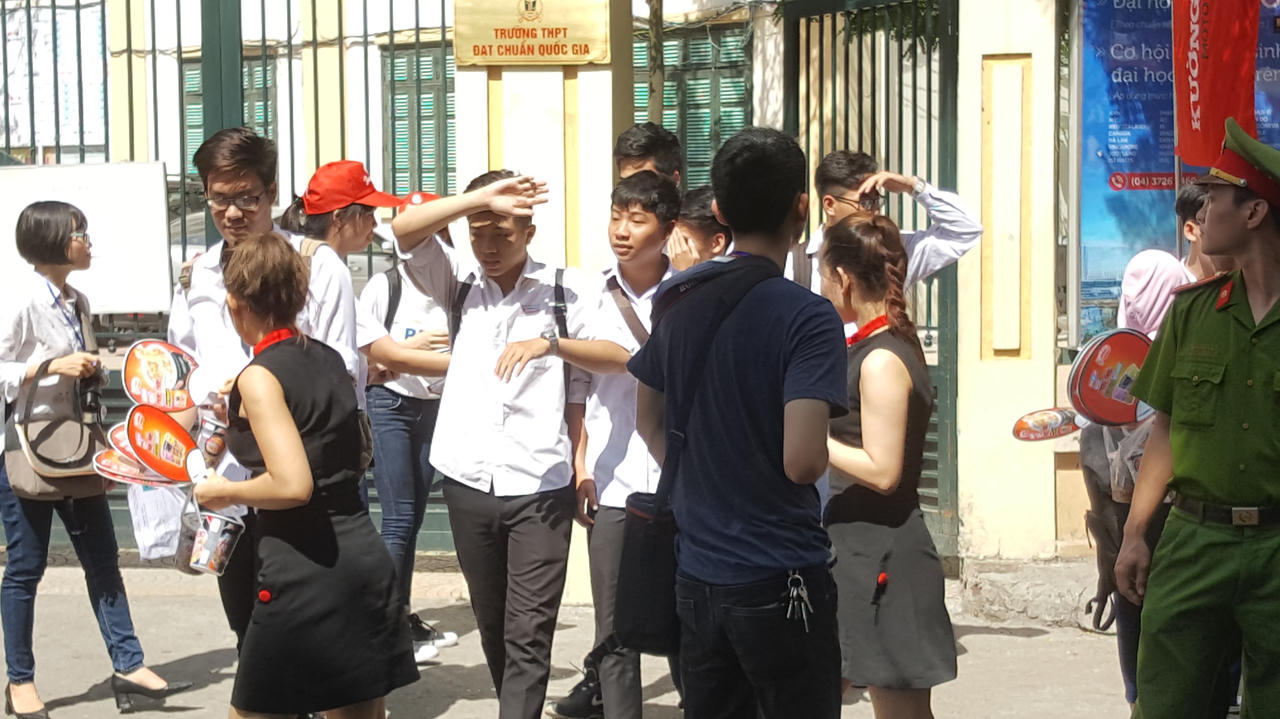 Sĩ tử hào hứng với đề thi môn Ngữ văn về lòng trắc ẩn