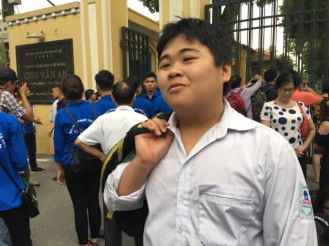 Nhiều sĩ tử Hà Nội làm được 60% bài môn Toán