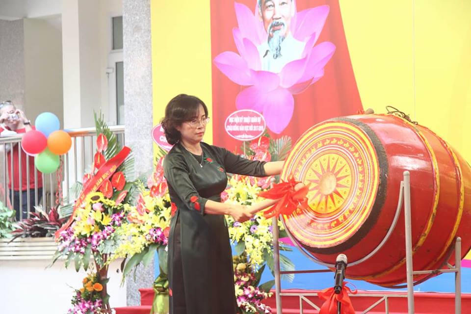 Bộ trưởng Phùng Xuân Nhạ gửi gắm niềm tin vào năm học mới