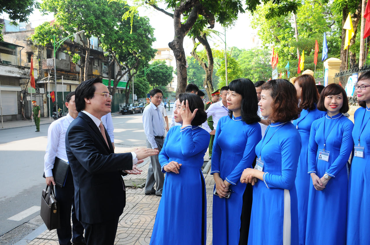 Bộ trưởng Phùng Xuân Nhạ gửi gắm niềm tin vào năm học mới