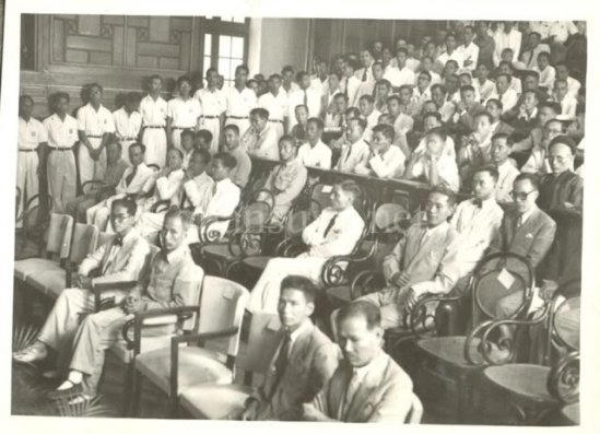 Bồi hồi hình ảnh về lễ khai giảng xưa