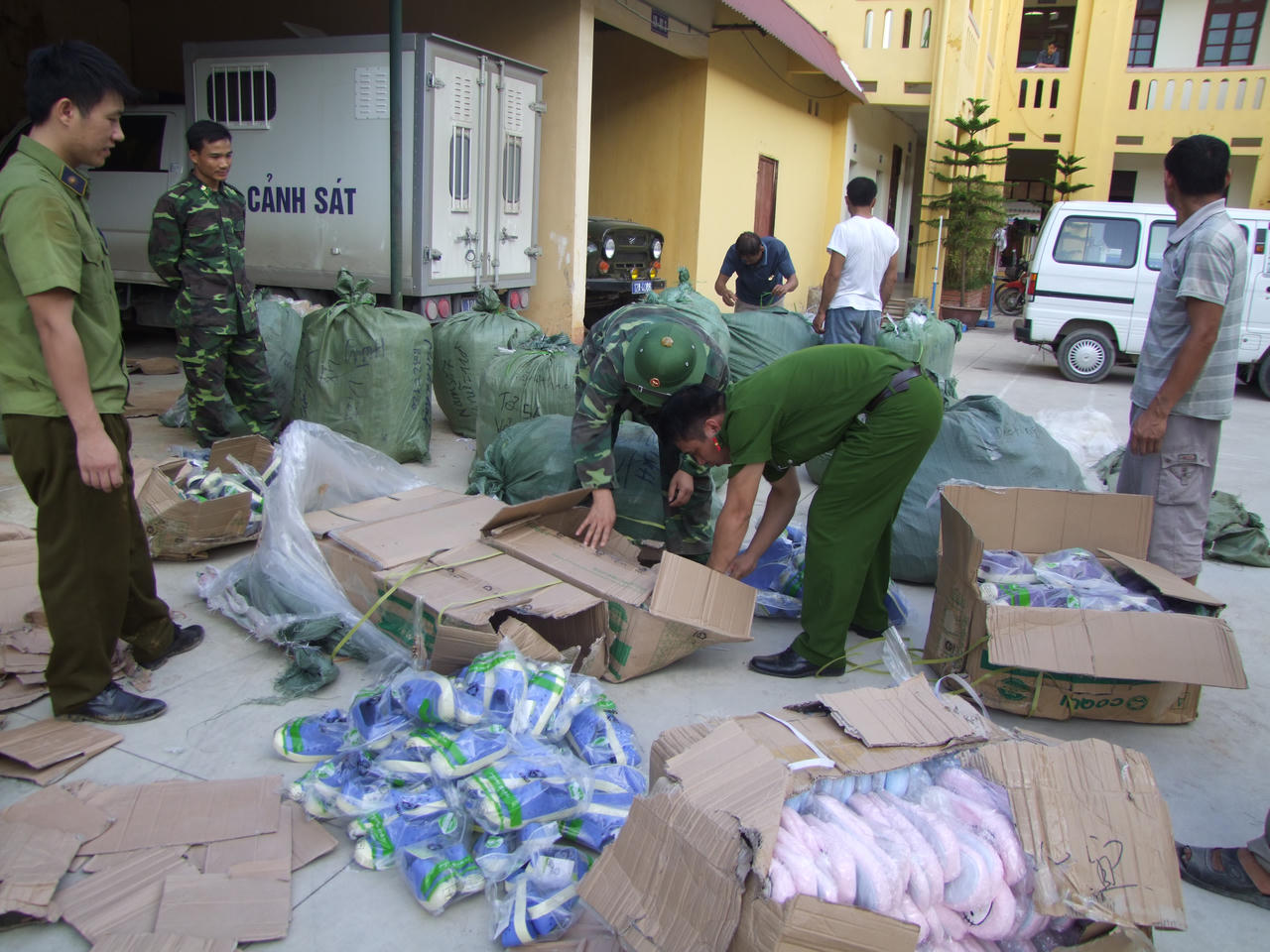 Huyện Văn Lãng, Lạng Sơn: Kiên quyết đấu tranh chống buôn lậu dịp Tết Nguyên đán