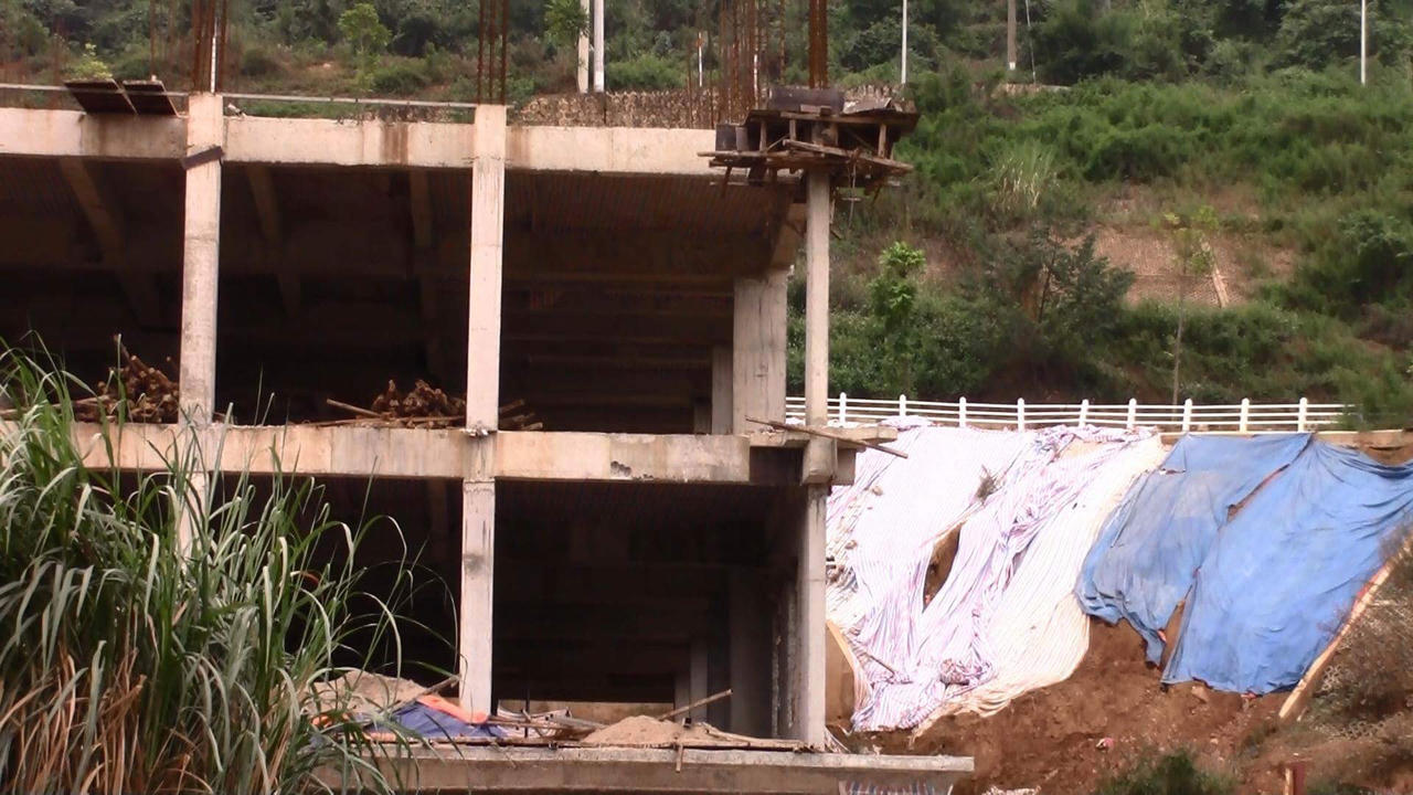 Hòa Bình: Nguy cơ “ngốn” thêm nhiều tỷ đồng để khắc phục sự cố xây dựng TT Chính trị - Hành chính