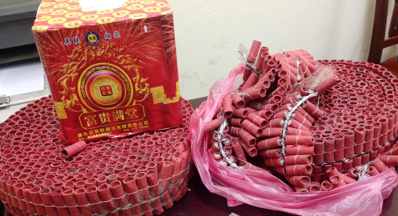 Hệ lụy khi pháo hoa không còn là hàng cấm