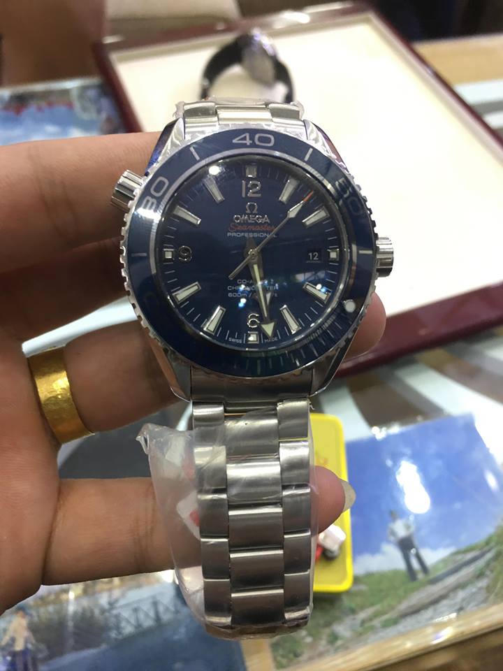 Người tiêu dùng Việt đang vướng vào ma trận đồng hồ thật giả