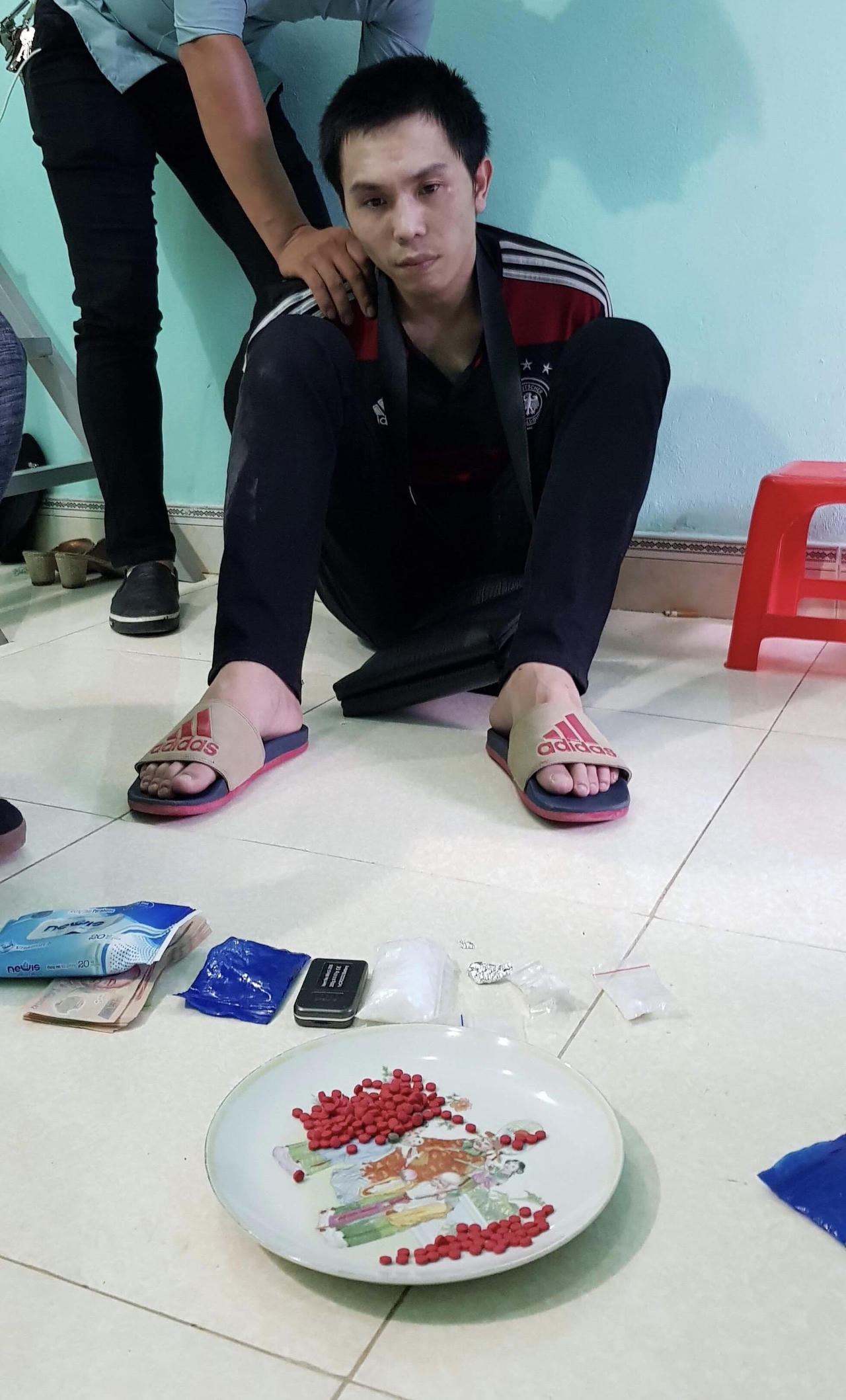 Vây bắt đối tượng có lệnh truy nã đặc biệt