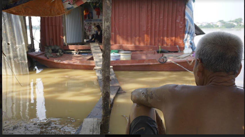 Éo le những mảnh đời xóm nổi chân cầu Long Biên