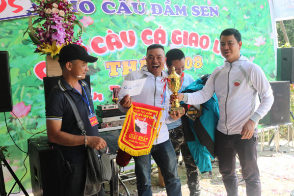 Hàng chục 'cần thủ' náo nức dự Giải câu giao lưu tại Bắc Ninh