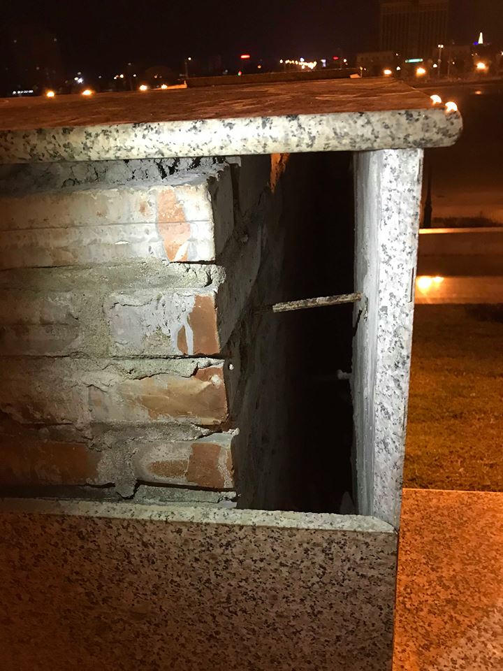 Nhiều hạng mục xuống cấp tại khu vực quảng trường Hòa Bình, nghi vấn về chất lượng công trình