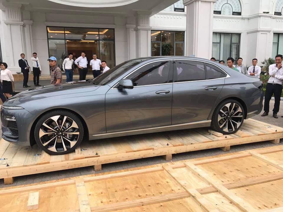 Rò rỉ hình ảnh đầu tiên về Sedan VinFast Lux A2.0 tại Việt Nam