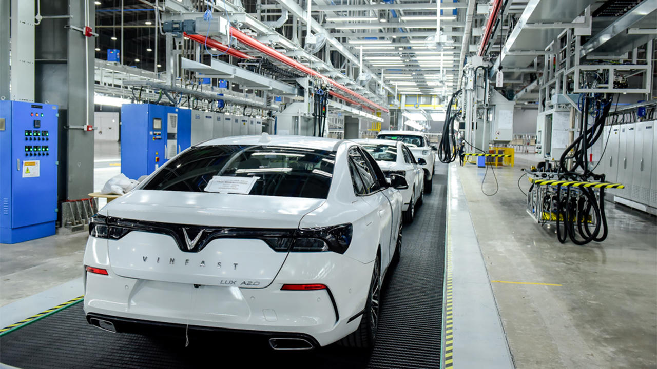 Ô tô VinFast xuất khẩu sang Nga?