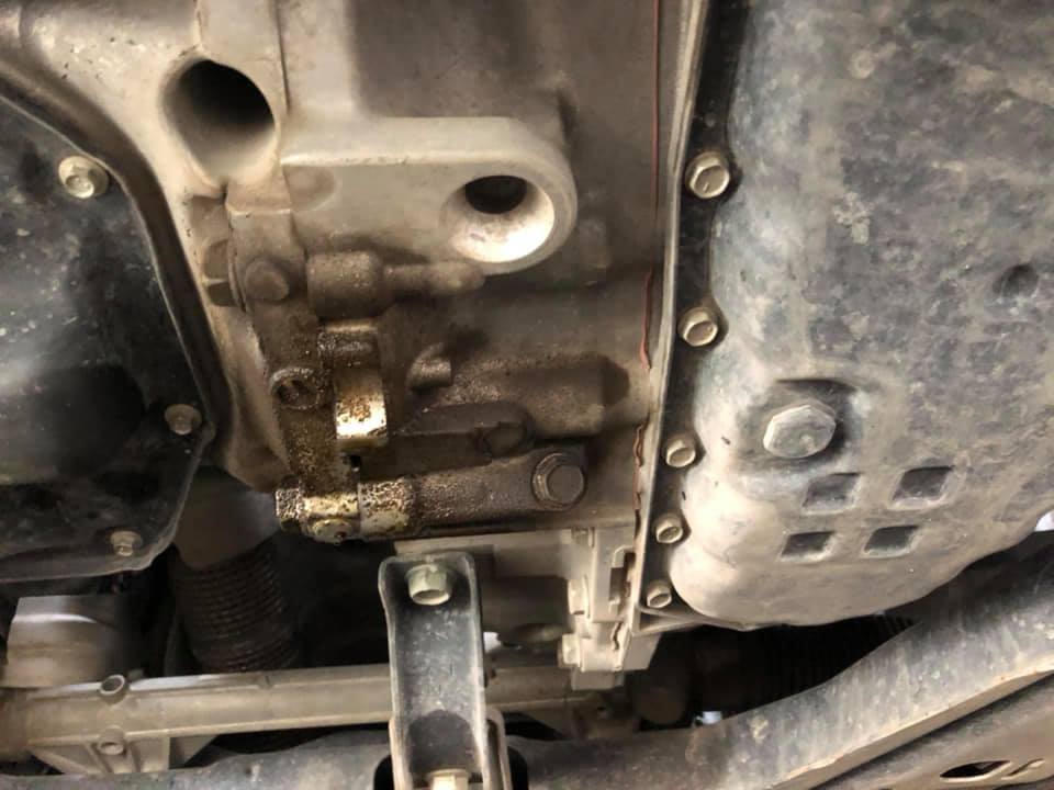 Nhiều chủ xe bất bình với kết luận của Nissan Việt Nam về lỗi rò rỉ dầu