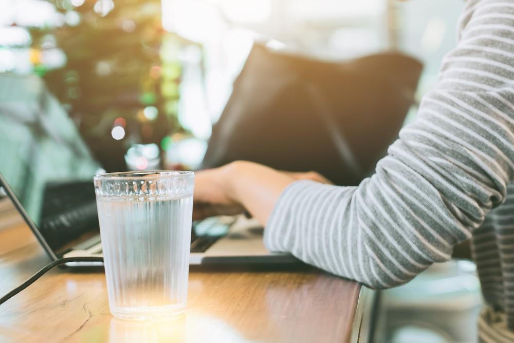 Sử dụng máy lọc nước uống trực tiếp từ vòi tại các văn phòng bởi sự an toàn và tiện nghi