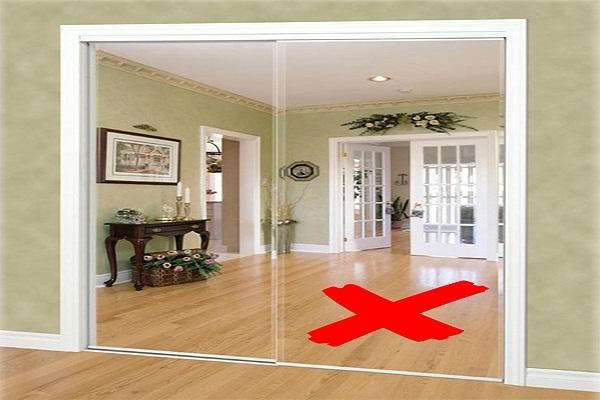 Những kiểu đặt gương khiến gia chủ bất an