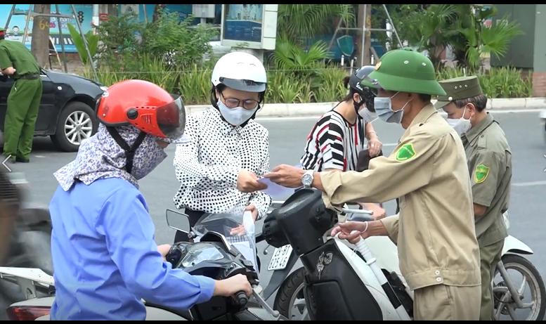 Hà Nội huy động lực lượng 'siết' lý do người dân ra đường