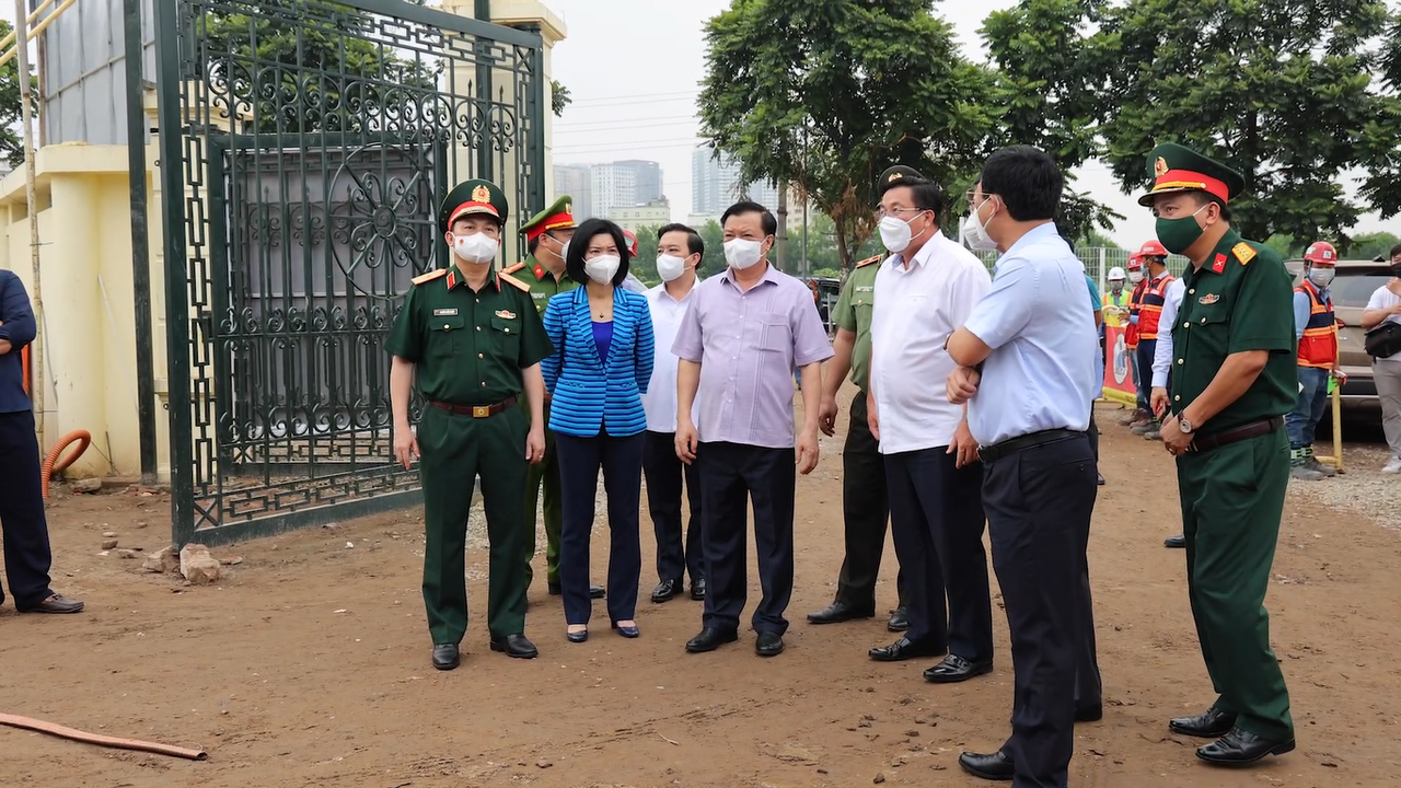 Mục sở thị bên trong Bệnh viện dã chiến có 850 công nhân thần tốc ngày đêm xây dựng 