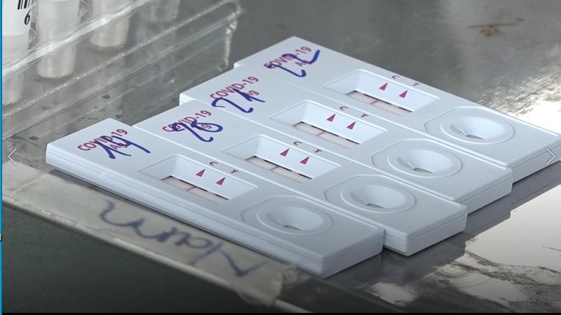 Tài xế xe 'luồng xanh' phấn khởi khi Hà Nội test lưu động COVID-19 