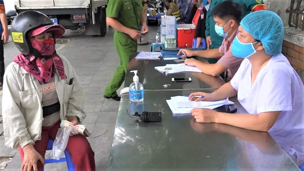 'Cười như mếu' bởi lý do ra đường của nhiều người Hà Nội đợt giãn cách mới