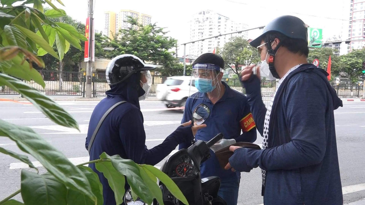 'Cười như mếu' bởi lý do ra đường của nhiều người Hà Nội đợt giãn cách mới