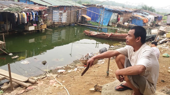 Những phận đời “chắp vá” nơi xóm nổi sông Hồng
