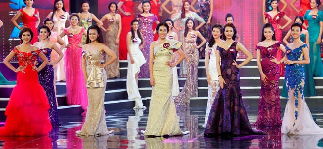 Các nữ sinh viên Việt Nam tranh tài duyên dáng