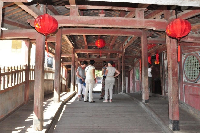 Chùa Cầu: đừng để “Ông già lọm khọm nhưng mái tóc vẫn còn xanh”